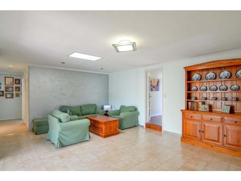 21 Daveys Road, Flagstaff Hill SA 5159