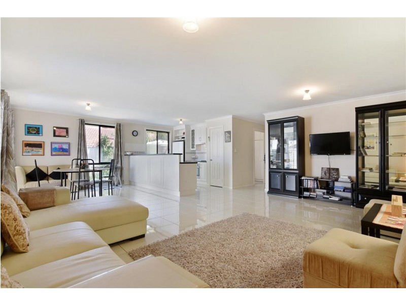 1 Suzanne Avenue, Morphett Vale SA 5162