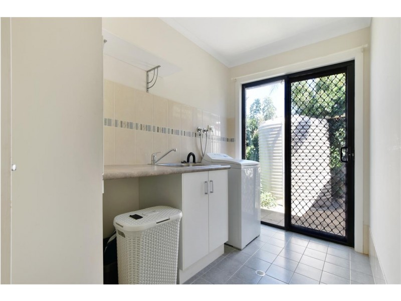 1 Suzanne Avenue, Morphett Vale SA 5162