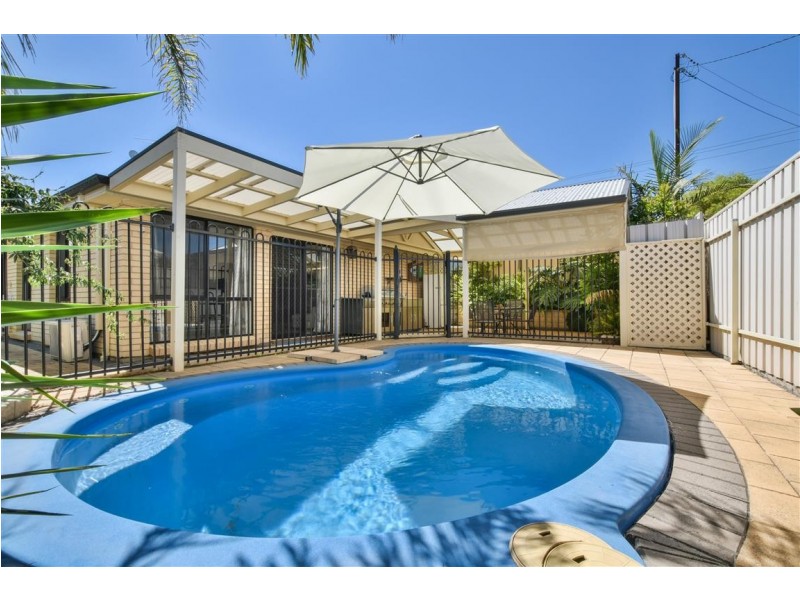 1 Suzanne Avenue, Morphett Vale SA 5162