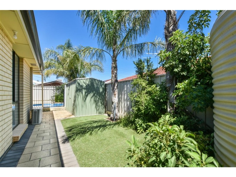 1 Suzanne Avenue, Morphett Vale SA 5162