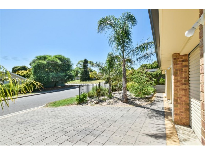 1 Suzanne Avenue, Morphett Vale SA 5162