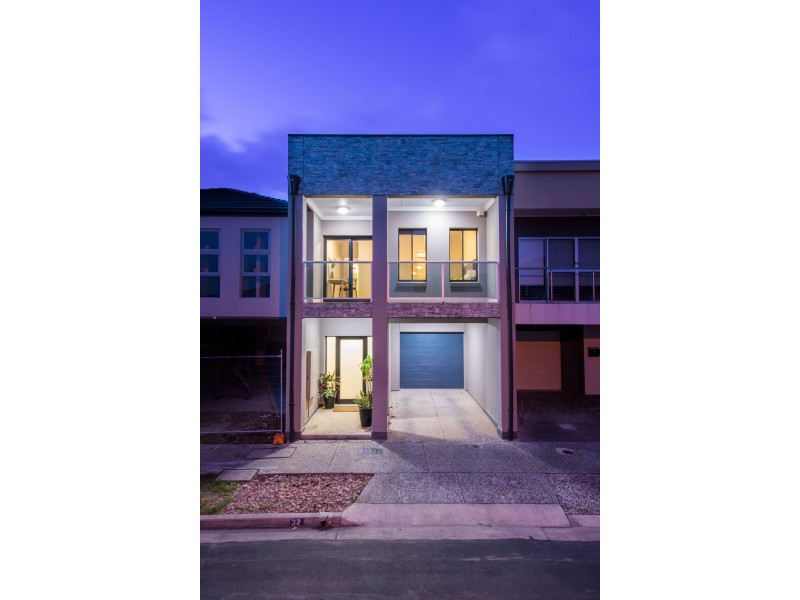 32 Emerald Street, Mawson Lakes SA 5095