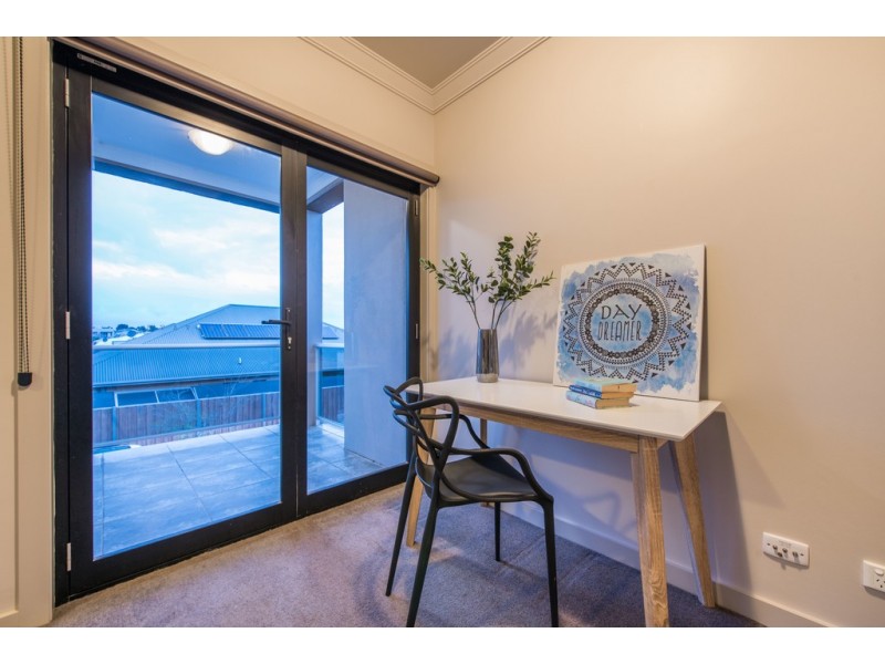 32 Emerald Street, Mawson Lakes SA 5095