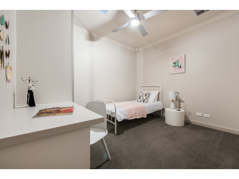 32 Emerald Street, Mawson Lakes SA 5095