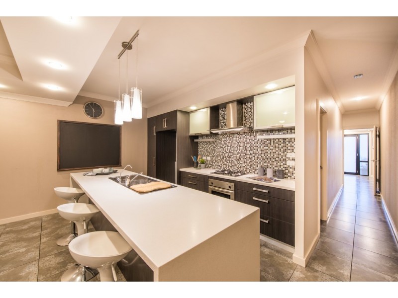 32 Emerald Street, Mawson Lakes SA 5095