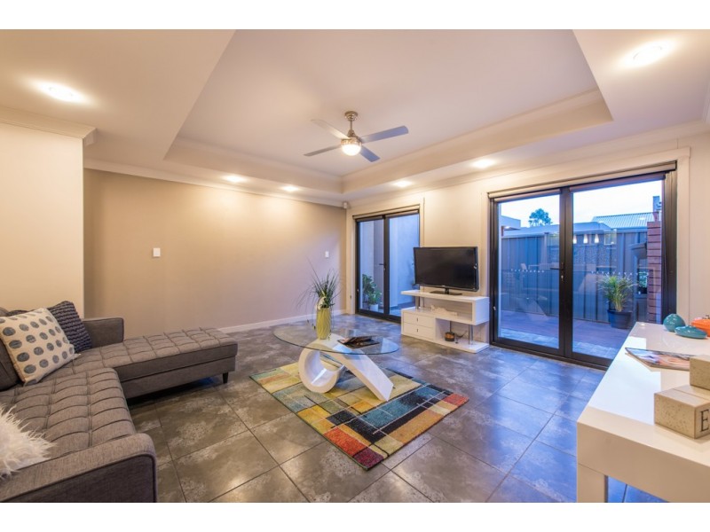 32 Emerald Street, Mawson Lakes SA 5095