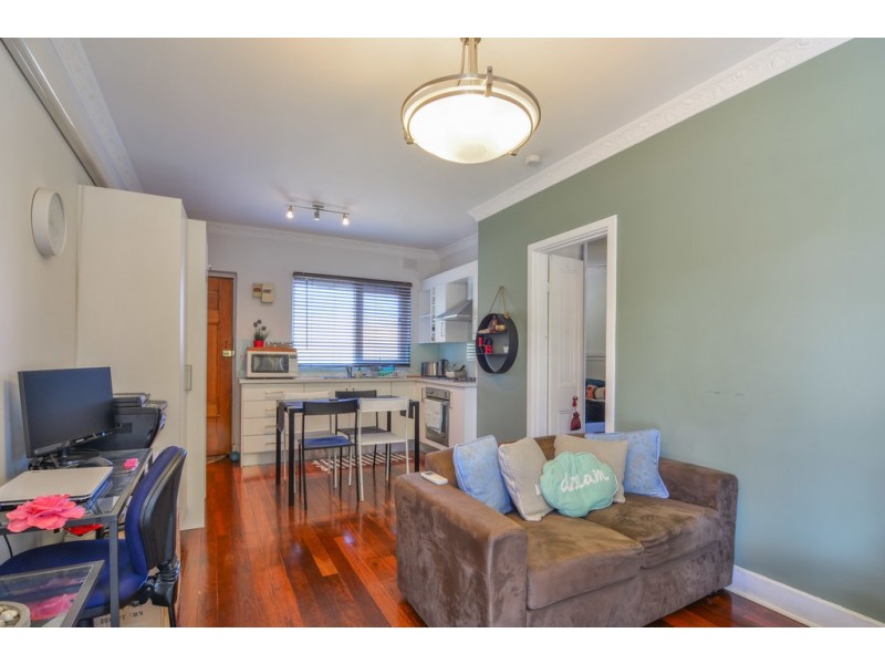 1/8A Jervois Street, Glenelg North SA 5045