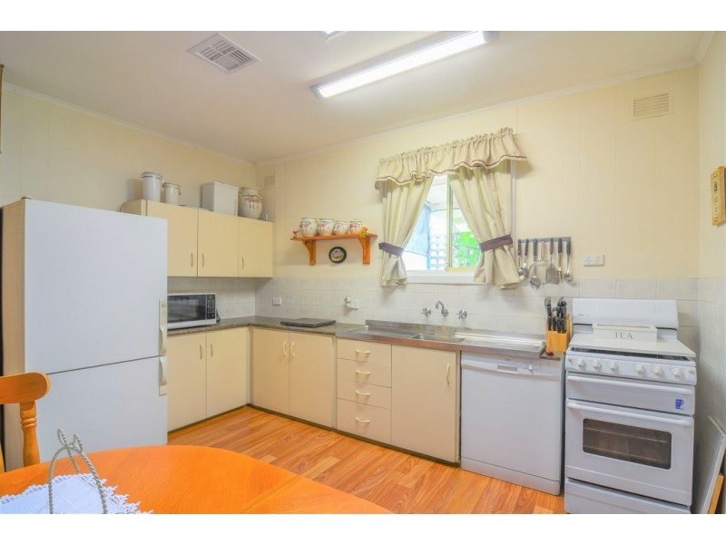 16 Gumeracha Road, O’sullivan Beach SA 5166