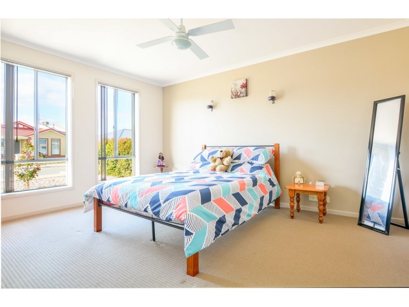 17 Jade Loop, Aldinga Beach SA 5173
