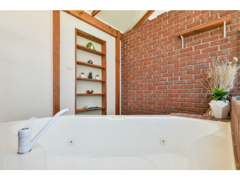 4 Second Avenue, Moana SA 5169