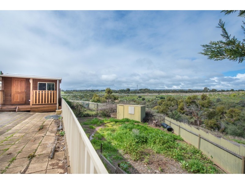 18 Lyons Circuit, Trott Park SA 5158