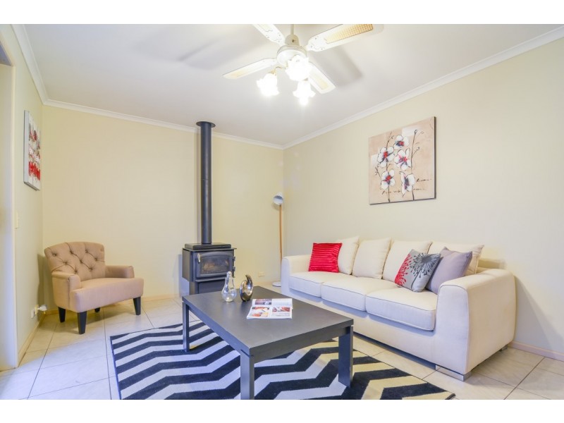 33 Cowrie Drive, Seaford Rise SA 5169