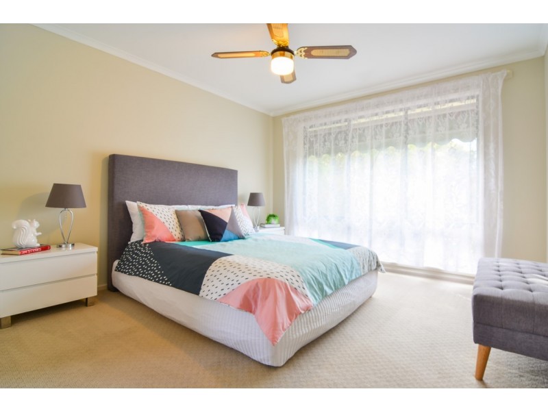 33 Cowrie Drive, Seaford Rise SA 5169