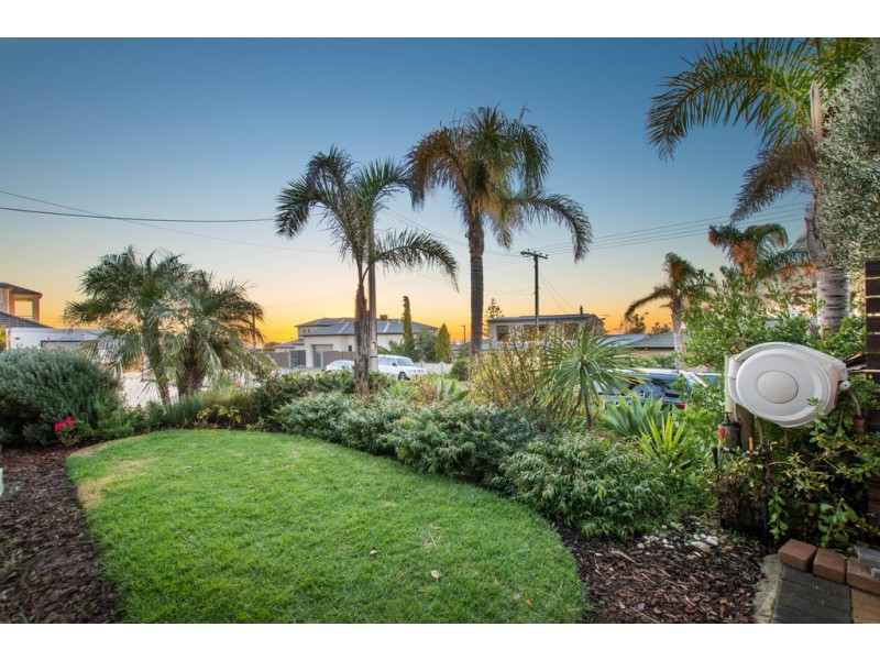 42 Domain Street, Moana SA 5169