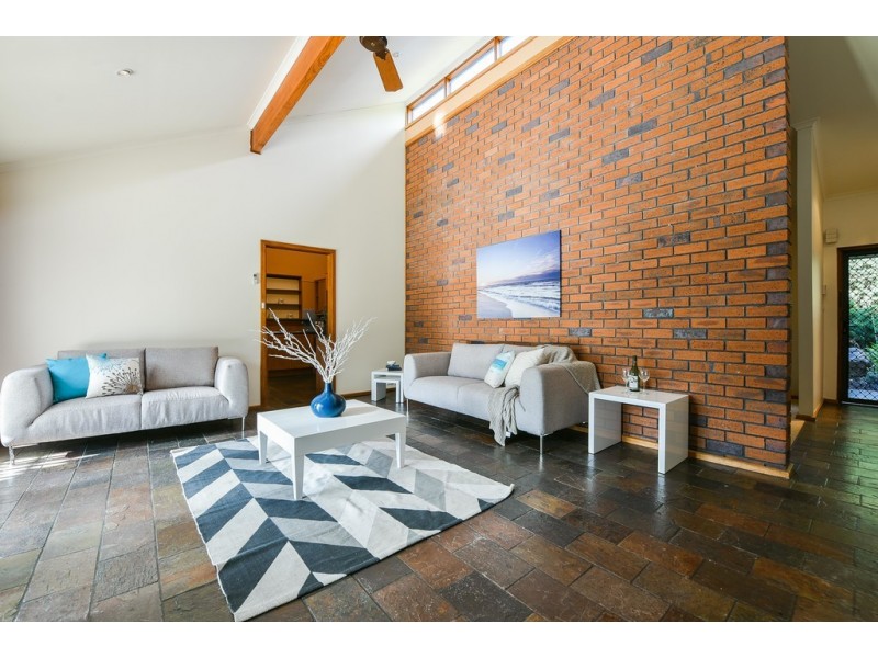 2 Mary Street, Happy Valley SA 5159