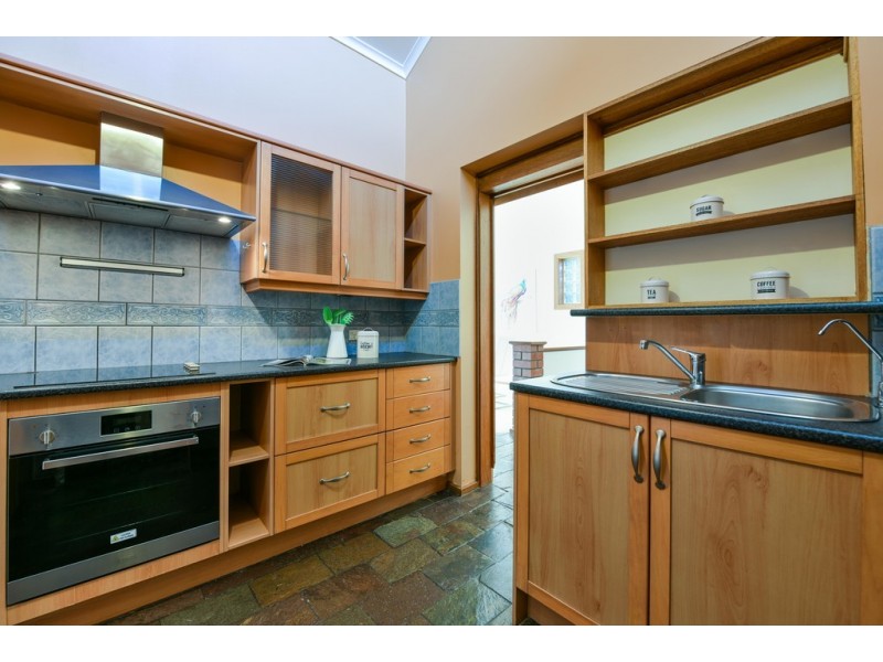 2 Mary Street, Happy Valley SA 5159