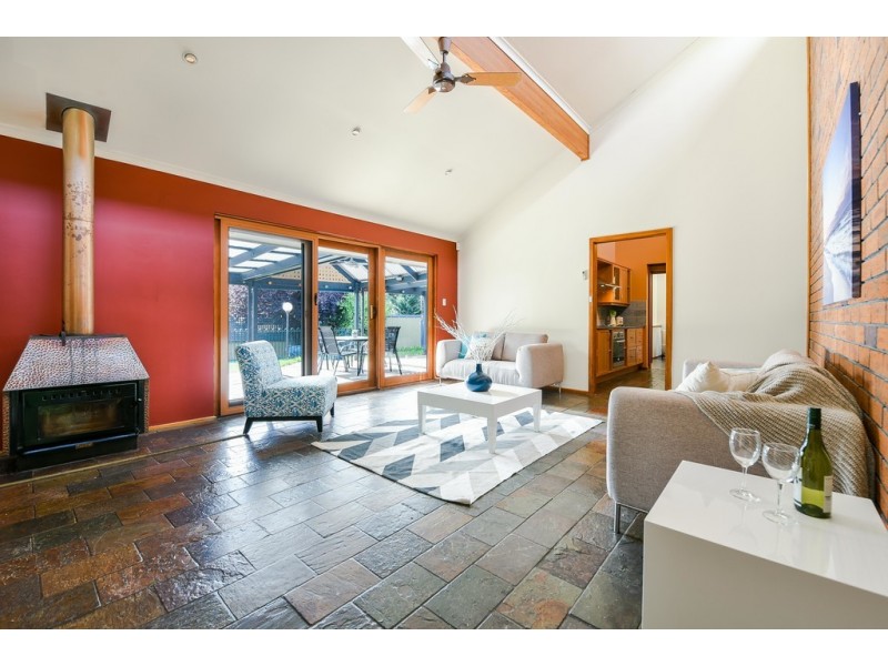 2 Mary Street, Happy Valley SA 5159