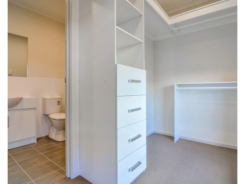 2 Lemon Lane, Seaford Meadows SA 5169