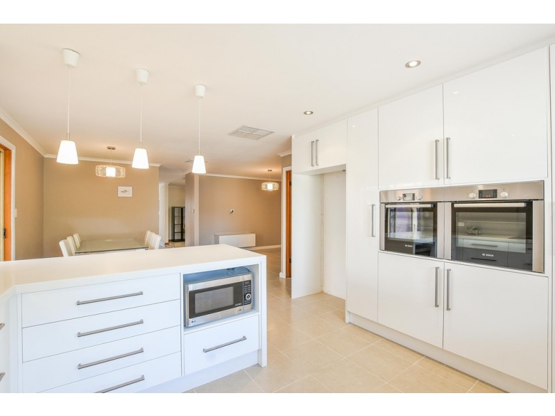 25 Farriers Way, Woodcroft SA 5162