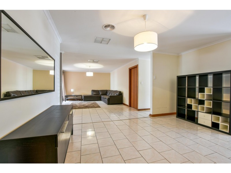 25 Farriers Way, Woodcroft SA 5162