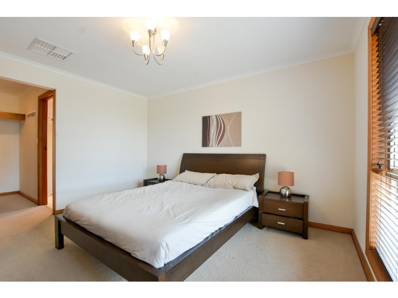 25 Farriers Way, Woodcroft SA 5162