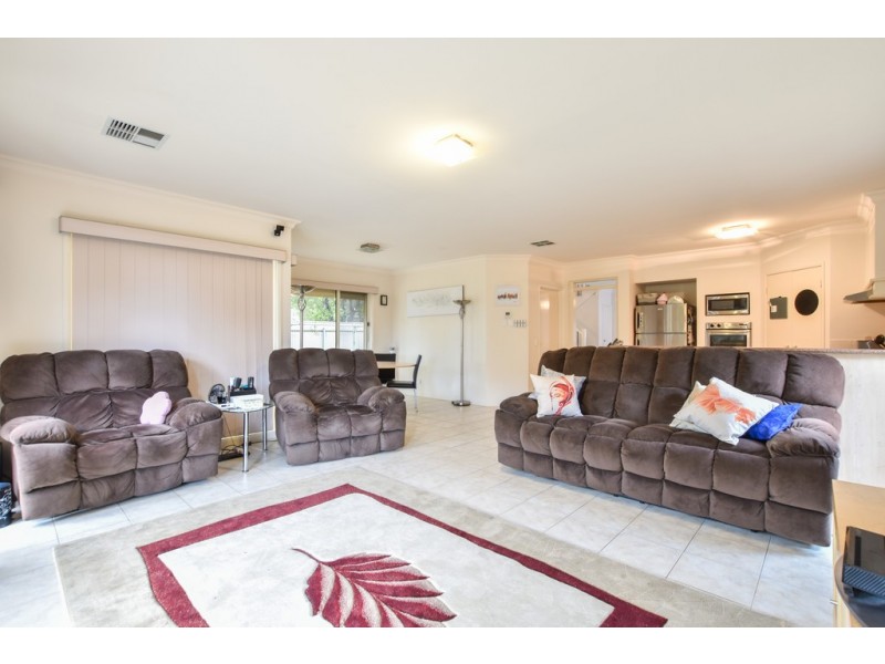 15 Bahloo Avenue, Mitchell Park SA 5043