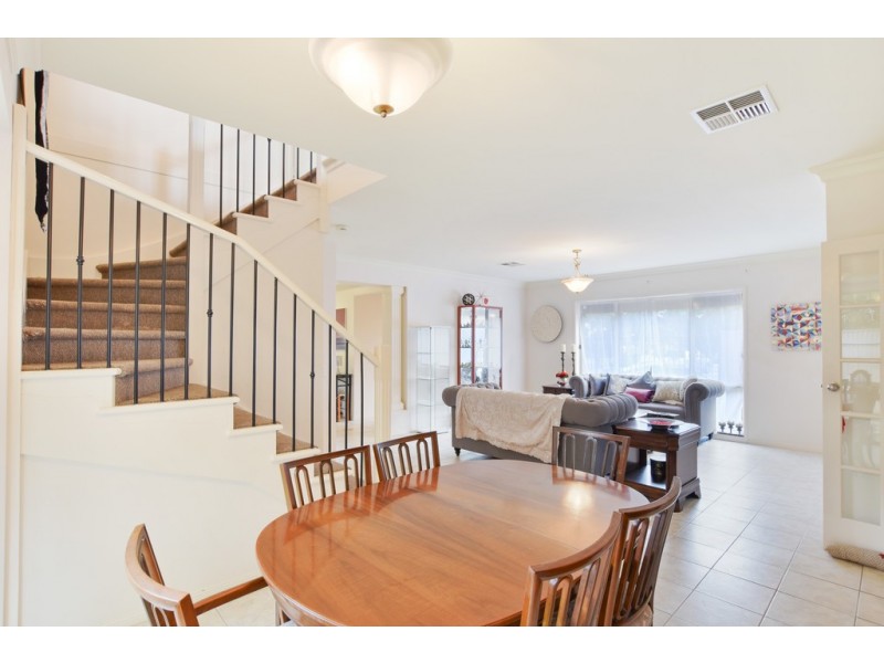 15 Bahloo Avenue, Mitchell Park SA 5043