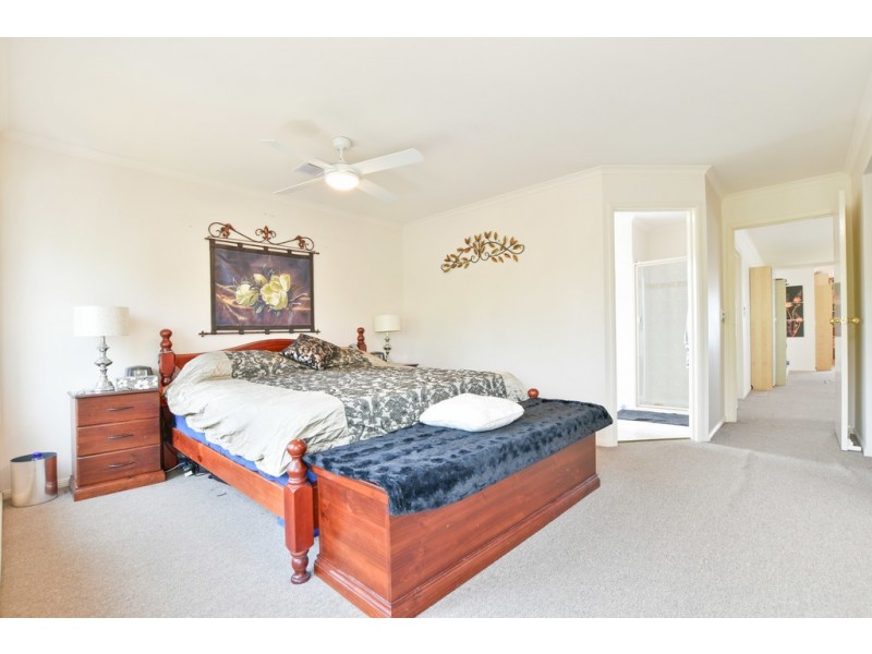 15 Bahloo Avenue, Mitchell Park SA 5043