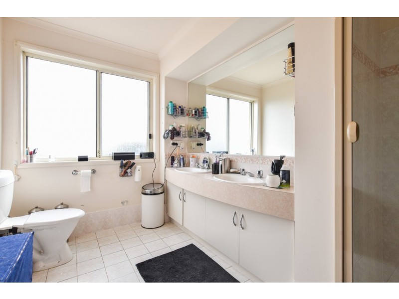 15 Bahloo Avenue, Mitchell Park SA 5043
