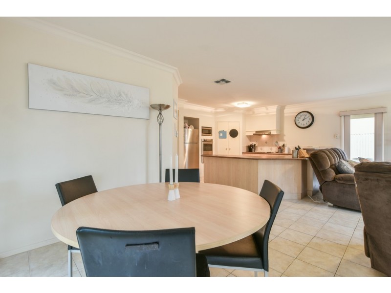 15 Bahloo Avenue, Mitchell Park SA 5043