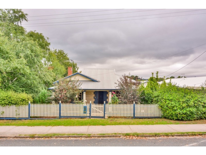 32 Hampden Road, Mount Barker SA 5251
