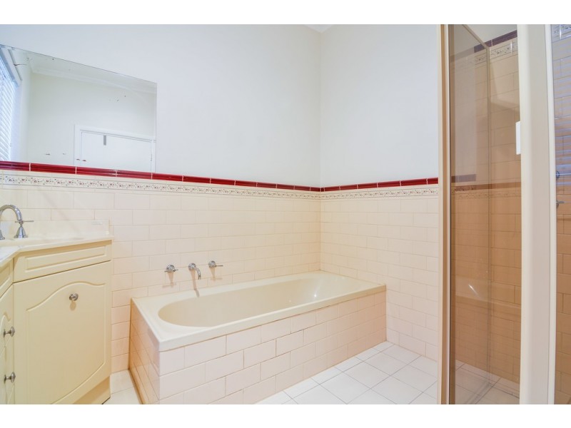 32 Hampden Road, Mount Barker SA 5251
