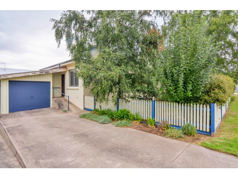32 Hampden Road, Mount Barker SA 5251