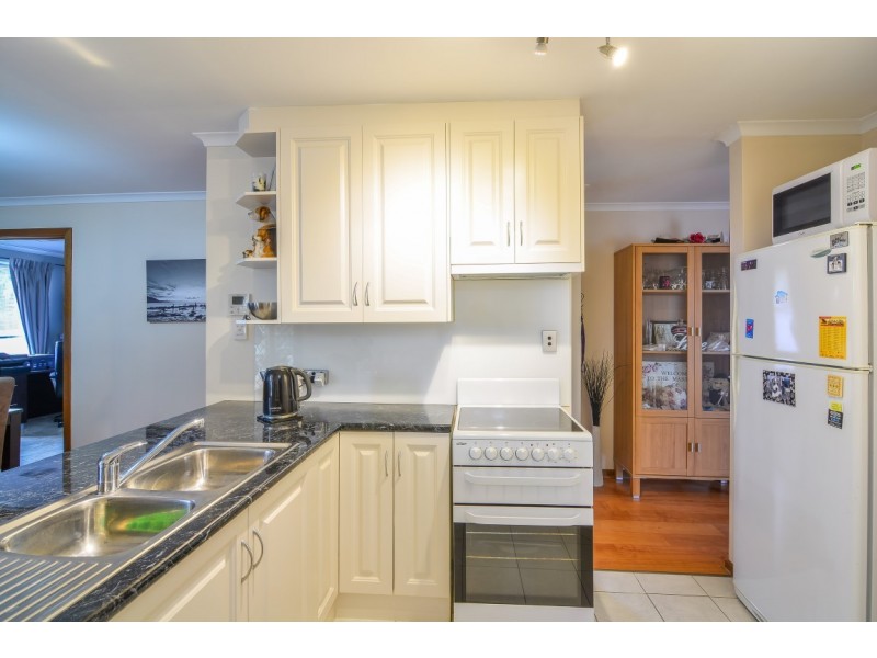 34 Investigator Drive, Woodcroft SA 5162