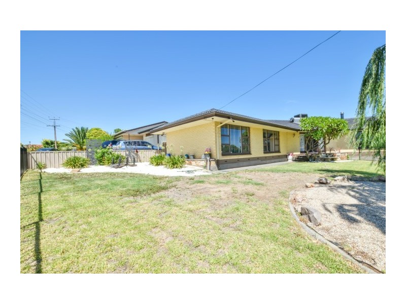 14 Cranbourne Crescent, Morphett Vale SA 5162