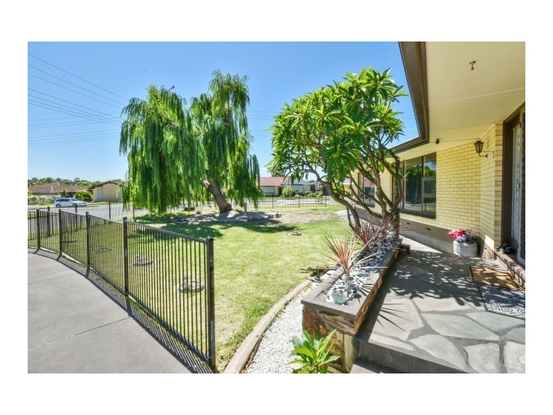 14 Cranbourne Crescent, Morphett Vale SA 5162