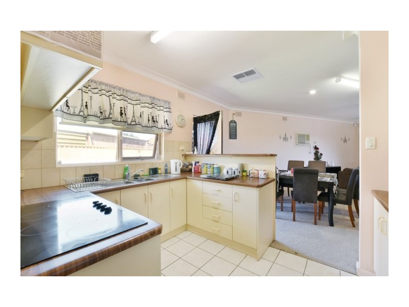 14 Cranbourne Crescent, Morphett Vale SA 5162