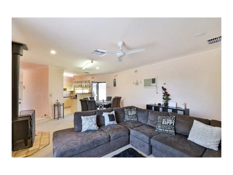 14 Cranbourne Crescent, Morphett Vale SA 5162
