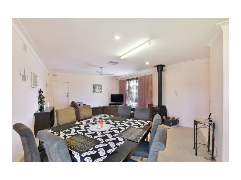 14 Cranbourne Crescent, Morphett Vale SA 5162