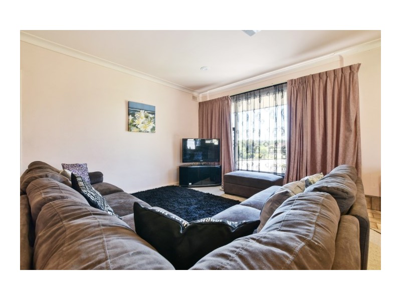 14 Cranbourne Crescent, Morphett Vale SA 5162