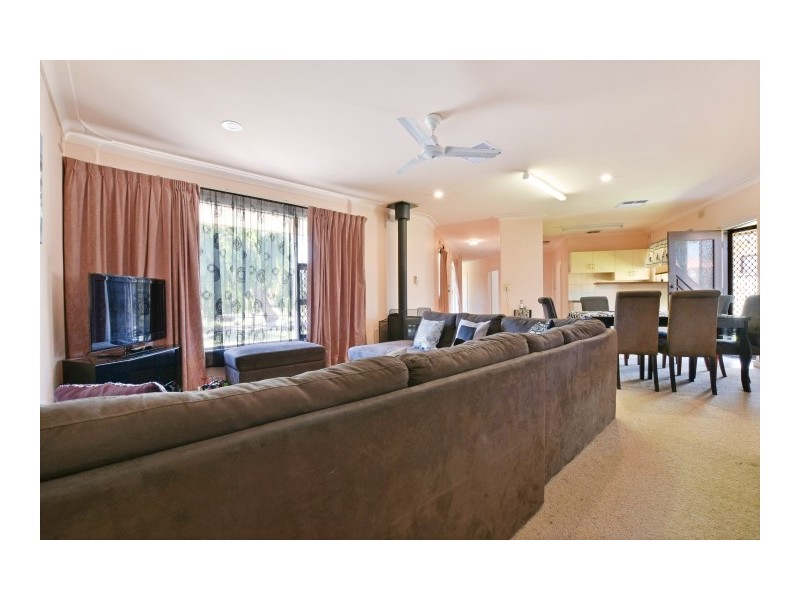 14 Cranbourne Crescent, Morphett Vale SA 5162