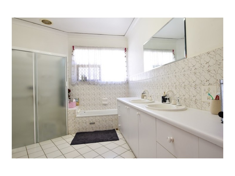 14 Cranbourne Crescent, Morphett Vale SA 5162
