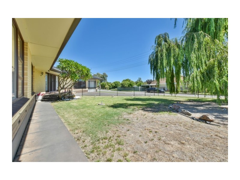 14 Cranbourne Crescent, Morphett Vale SA 5162