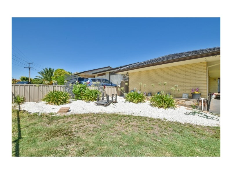14 Cranbourne Crescent, Morphett Vale SA 5162