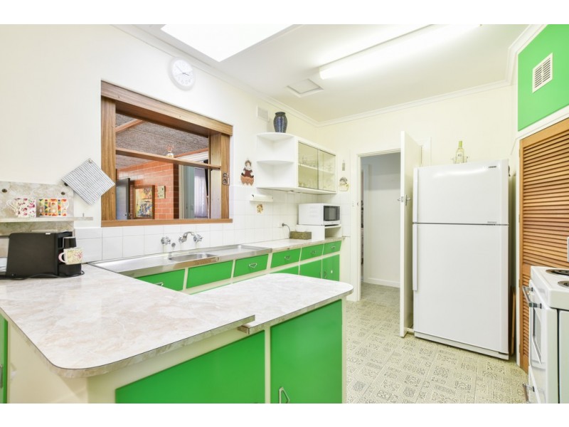 13 Creighton Avenue, Morphett Vale SA 5162