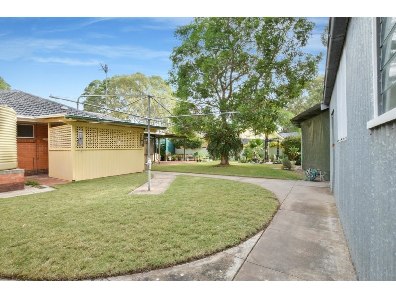 13 Creighton Avenue, Morphett Vale SA 5162