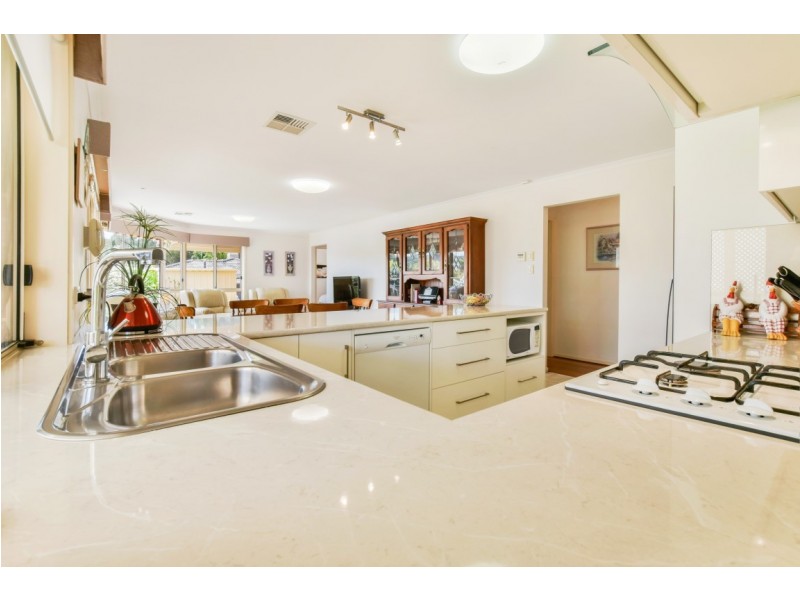 15 Glen Eyre Court, Aberfoyle Park SA 5159