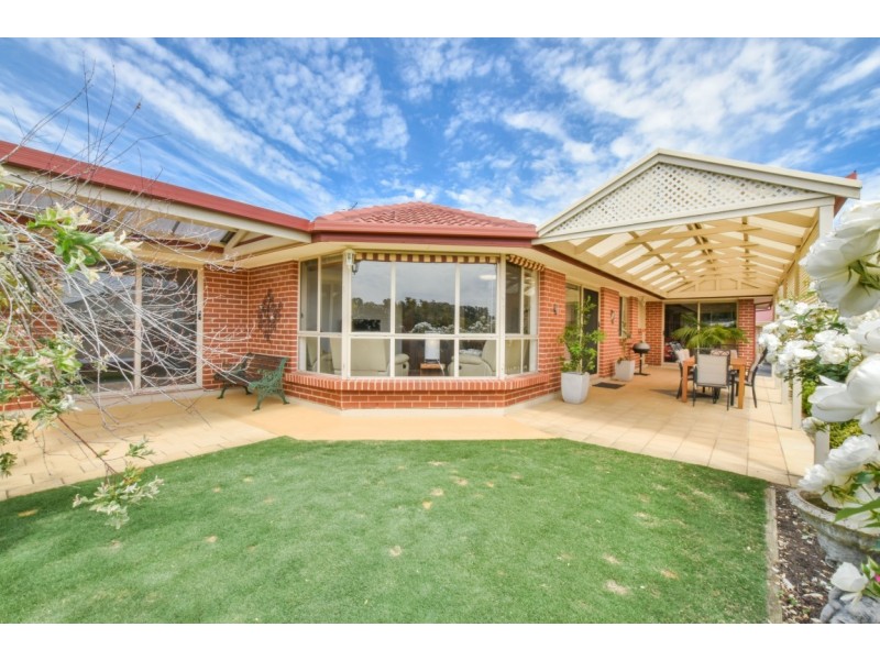15 Glen Eyre Court, Aberfoyle Park SA 5159