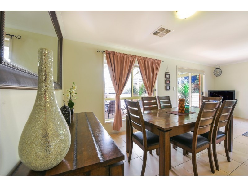 9 Yeltana Avenue, Huntfield Heights SA 5163